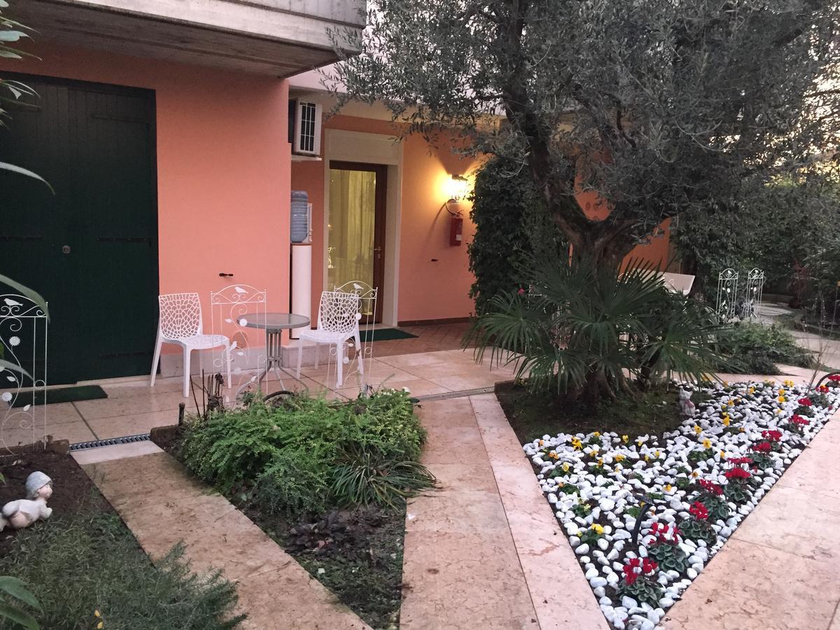 B&B Garda 4U Desenzano del Garda Eksteriør billede