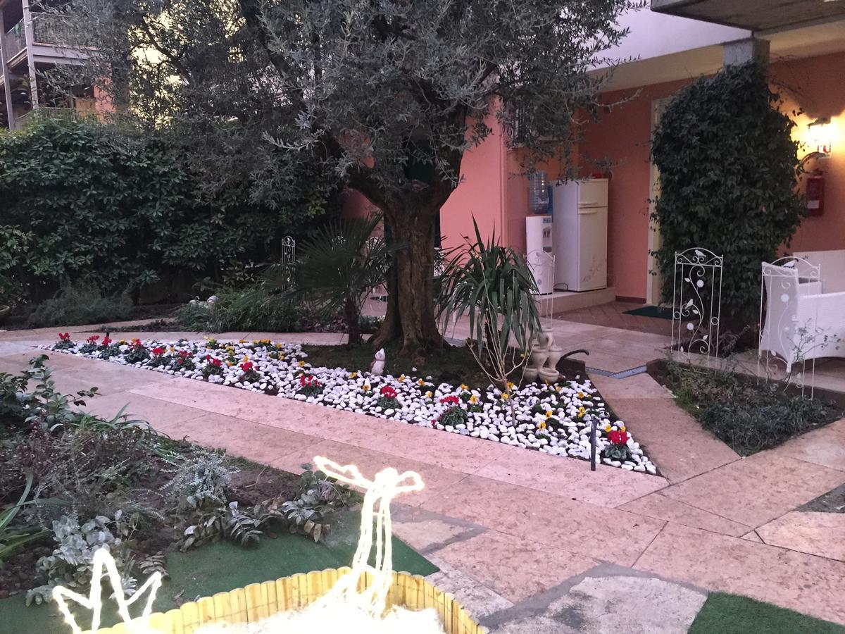 B&B Garda 4U Desenzano del Garda Eksteriør billede