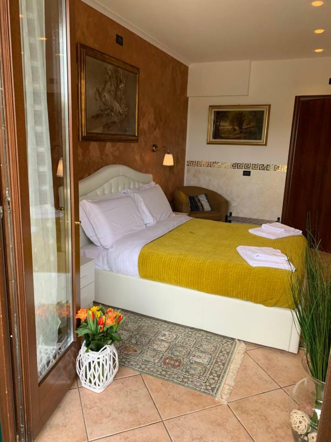 B&B Garda 4U Desenzano del Garda Eksteriør billede